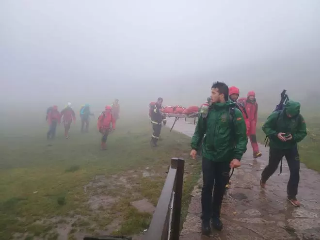 Rescate entre la niebla