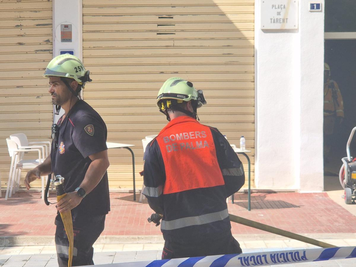 Desalojan un edificio de La Vileta por un incendio en una primera planta