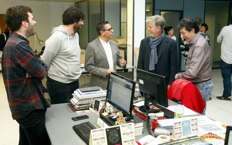 Pedro Santisteve visita la redacción de EL PERIÓDICO DE ARAGÓN