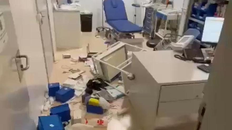 Un paciente golpea a una doctora y una enfermera y causa destrozos en el centro de salud de Orpesa