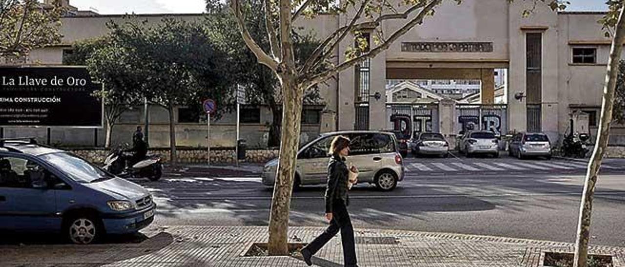 La fachada del antiguo acuartelamiento que da a la carretera de Valldemossa debe preservarse. En su interior se construirÃ¡n viviendas.