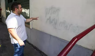 La Guardia Civil investiga pintadas xenófobas en Muro