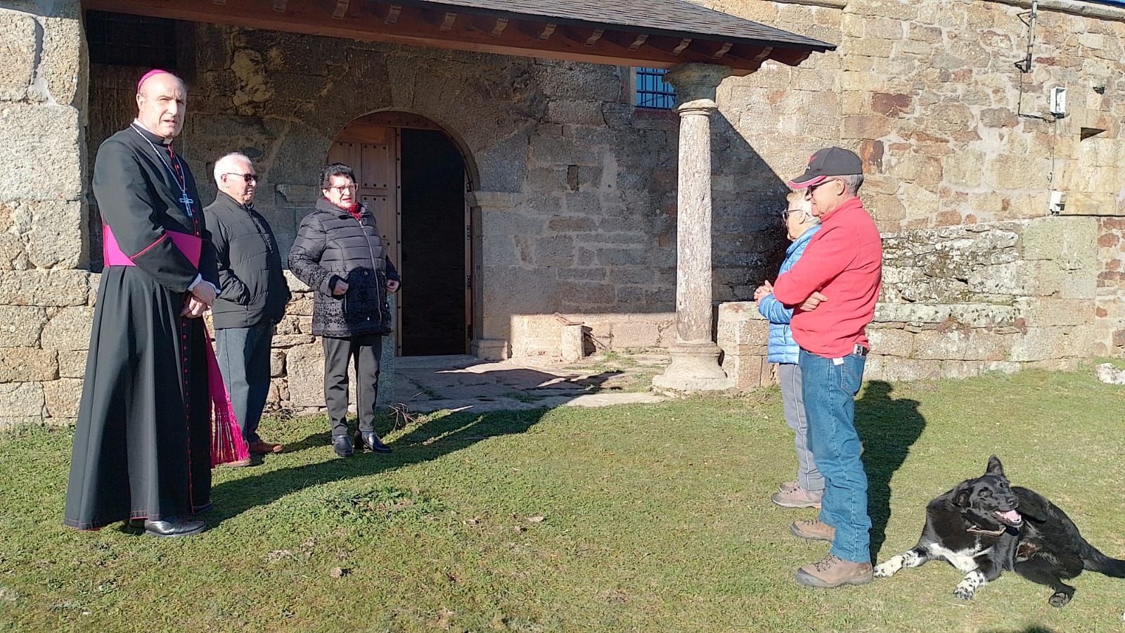 GALERÍA | El Obispo de Astorga, de ruta por Sanabria