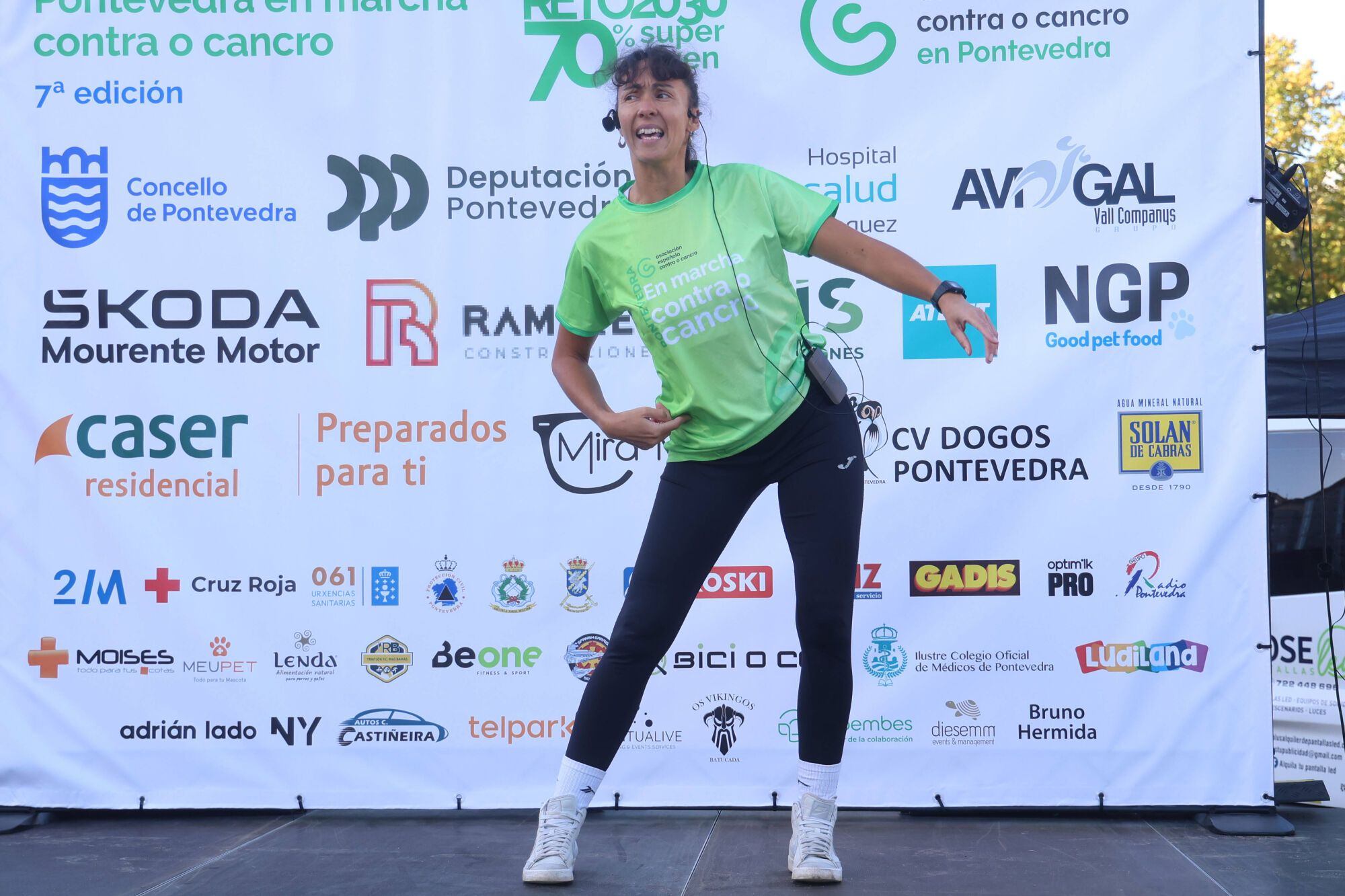 Dos mil setecientos participantes convirtieron la Marcha contra el cáncer de Pontevedra en la más multitudinaria de Galicia