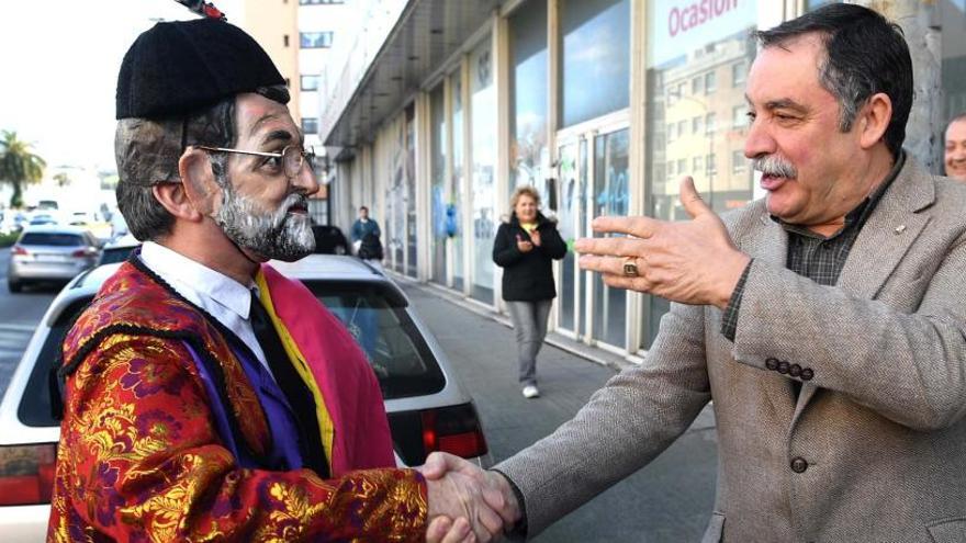 El alcalde de Oleiros, en una protesta en Sol y Mar.