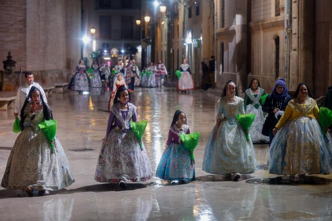 Todas las fotos de la Ofrenda del 18 de marzo por la calle San Vicente entre las 21:00 y las 22:00 horas