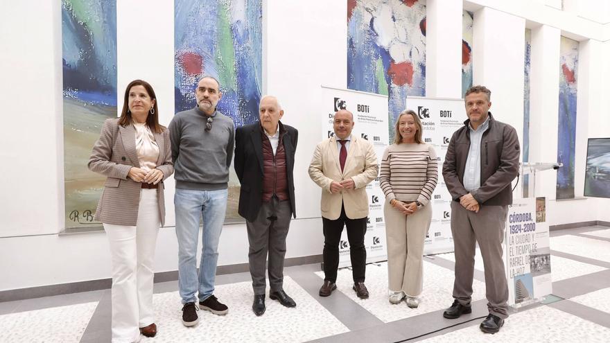 El aniversario de Rafael de la Hoz se cierra con un recorrido por la Córdoba en tiempos del arquitecto