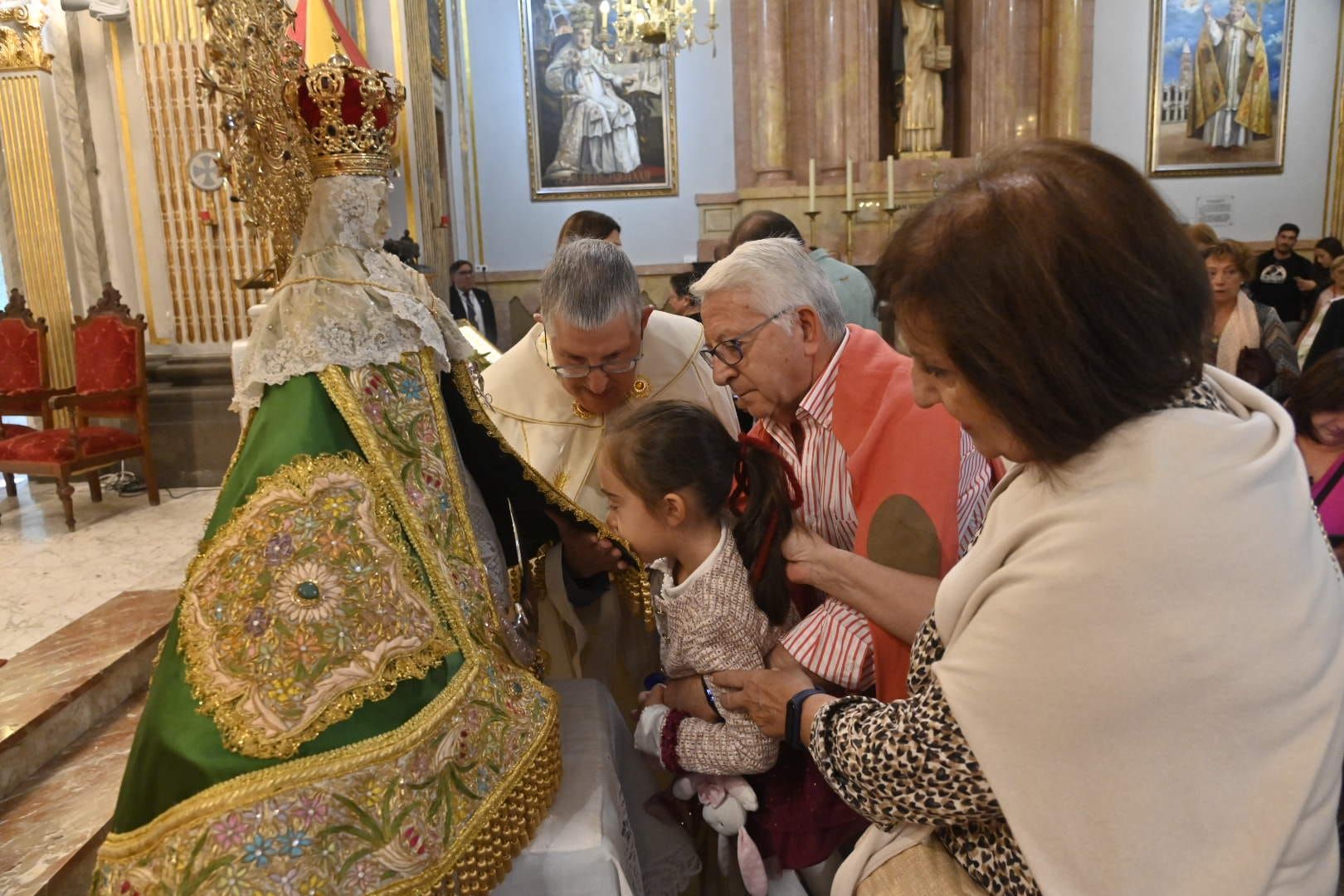 Castelló muestra su devoción por Lledó con el tradicional Paso por el Manto