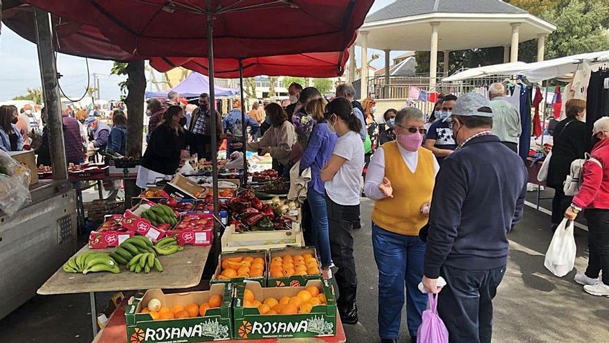 Paiosaco celebra su feria de productos del campo con buen ambiente