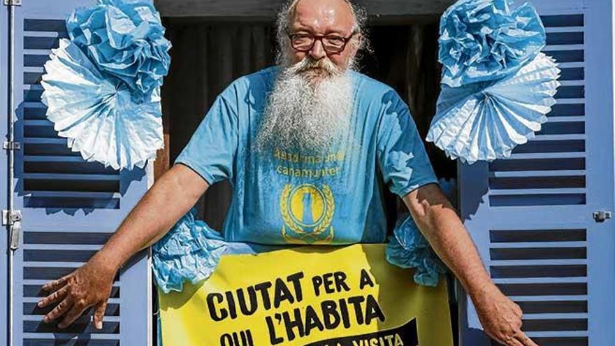 Manel Domènech, activista porque &quot;tú que estás jubilado podrías...&quot;