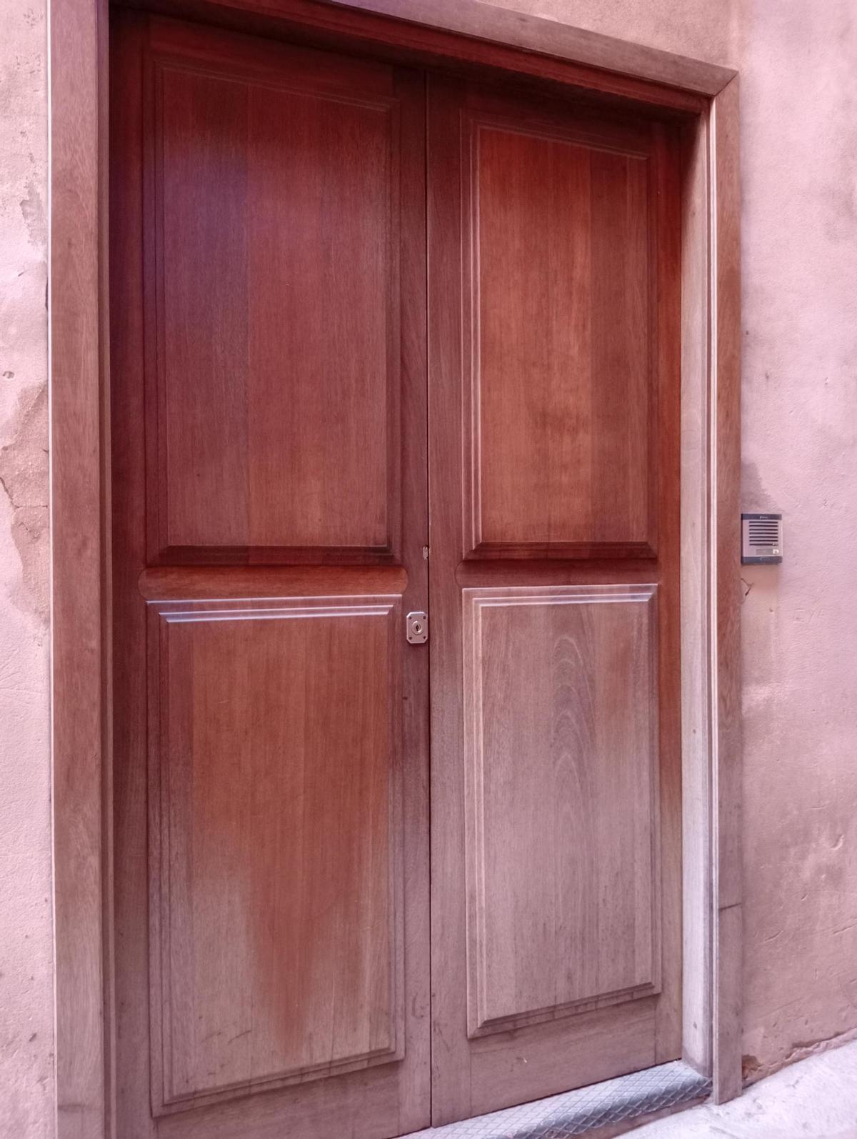 Vista actual de la puerta del carrer Cifre