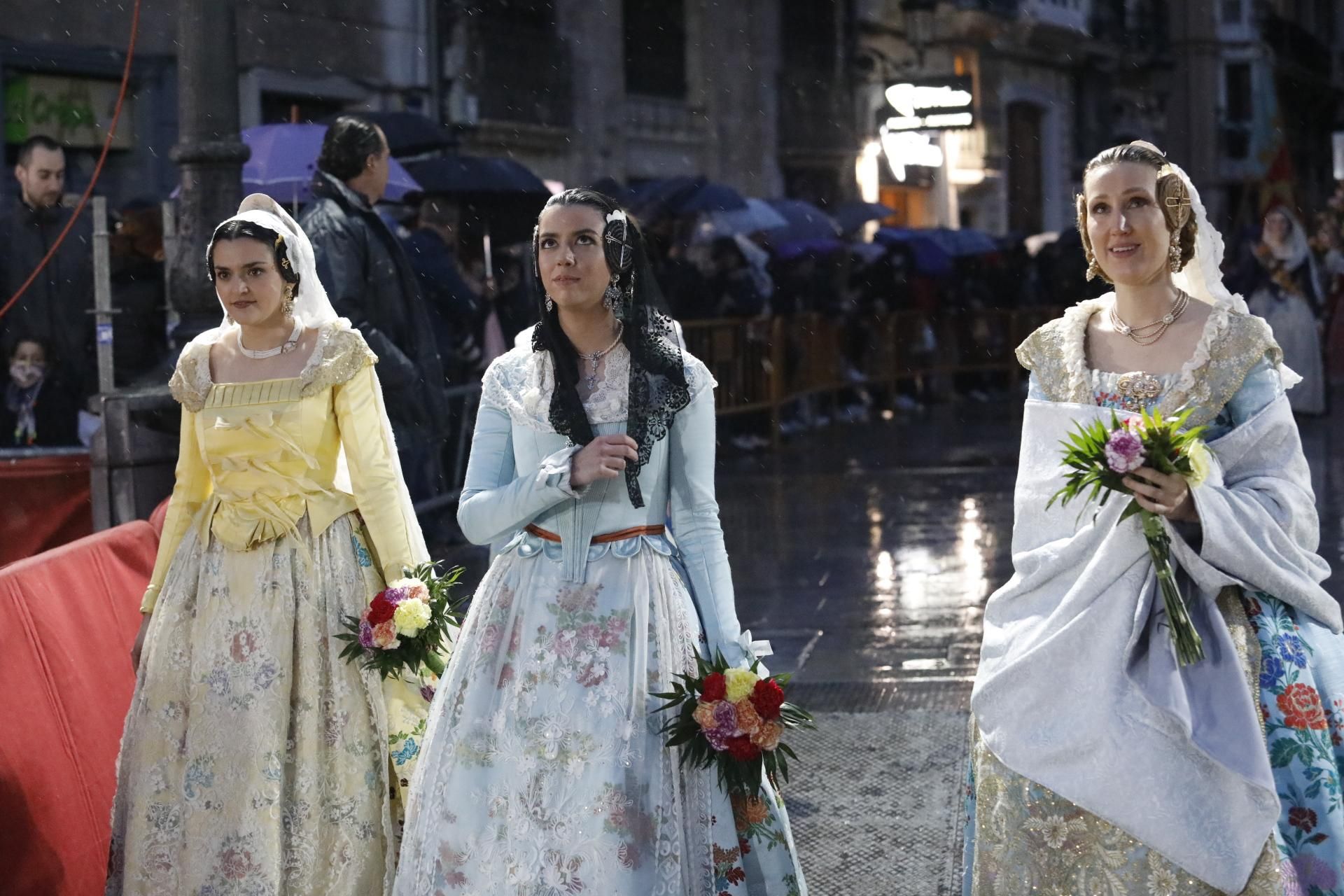 Búscate en el primer día de ofrenda por la calle de la Quart (entre las 19:00 a las 20:00 horas)