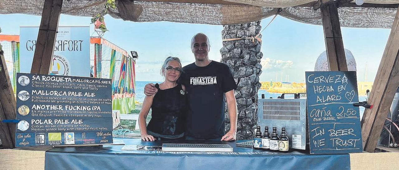 La leonesa Marta Badal Rivera y el berlinés Sven Godhes crearon ‘Forastera’ en 2013.