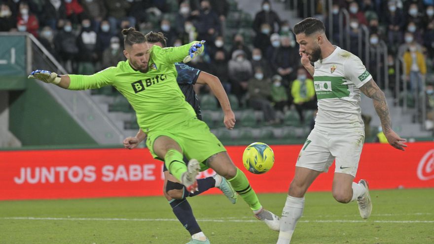 Más que el honor del Elche contra un Cádiz que debe rematar su salvación