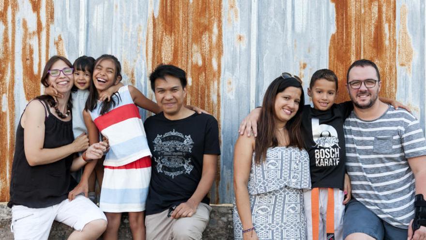 Familia Jané-López i Angeles-Ainsua. Les dues parelles es van enamorar en el festival