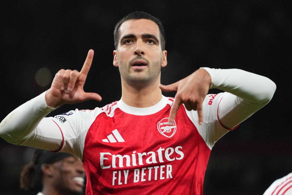 Mikel Merino celebra un gol ante el Brentford