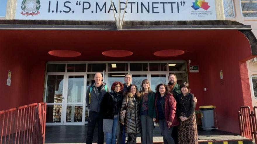 Foto de grup de les professores valencians junt amb els docents italians. | LEVANTE-EMV
