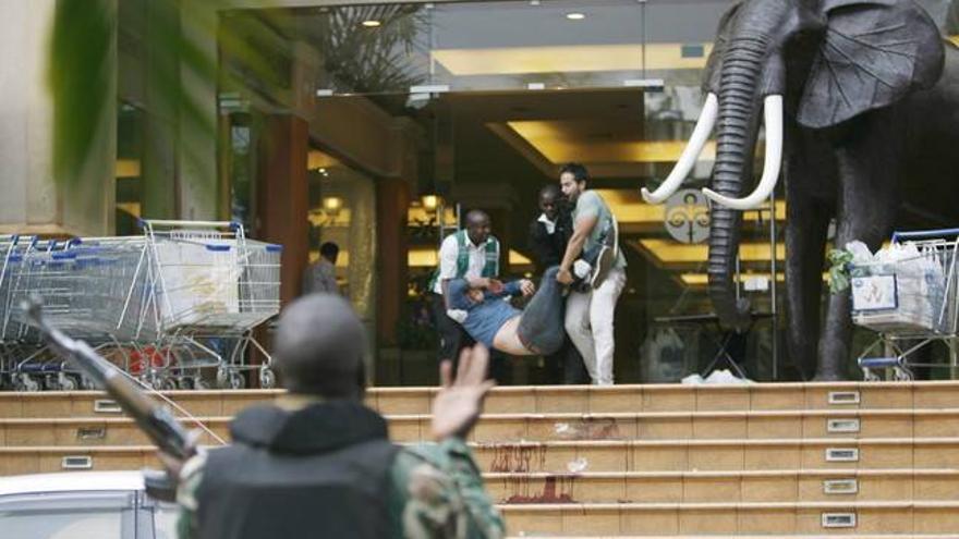Al menos 20 muertos en un asalto armado a un centro comercial en Nairobi