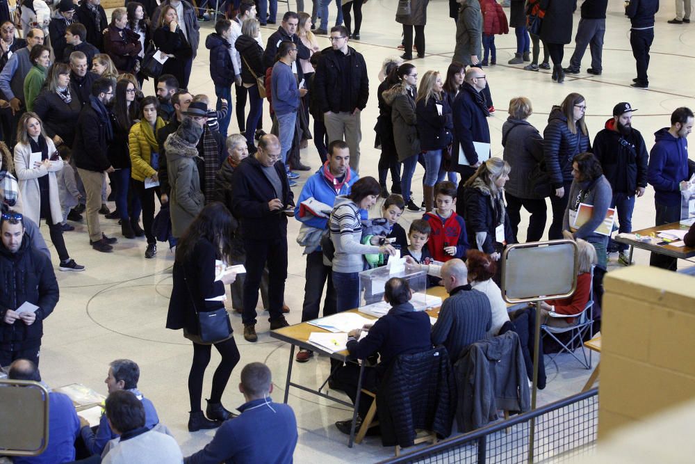 Votacions al col·legi Verd i al pavelló de Palau