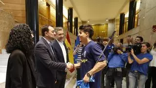 La sorprendente petición de Colombatto a Barbón: "Presidente, prométame una estatua de Santi Cazorla"