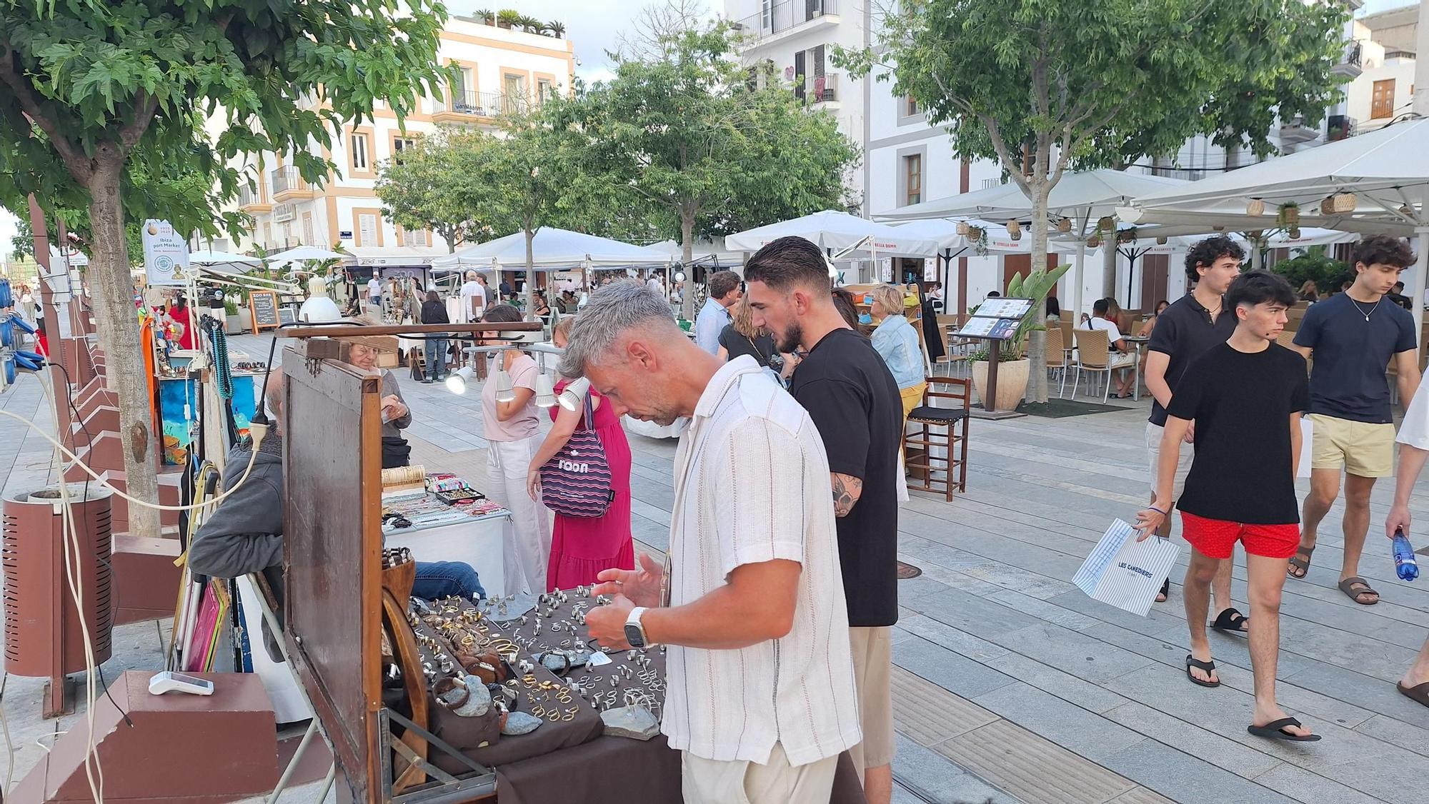 Galería: Artesanos en el puerto de Ibiza