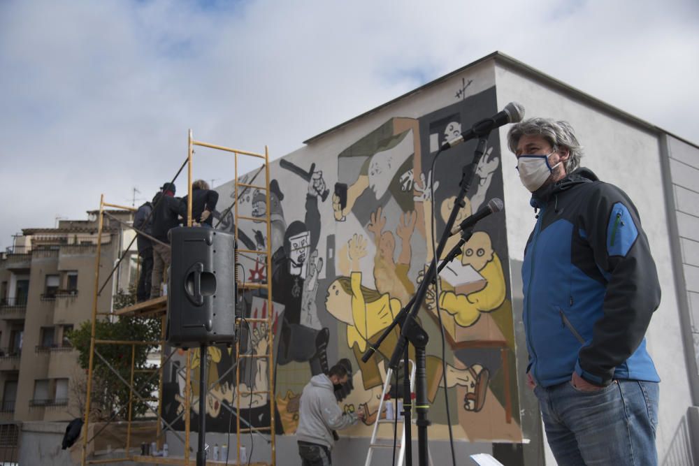 Moià persevera i el mural de l''1-0 inspirat en el Guernica torna a lluir a la plaça del CAP