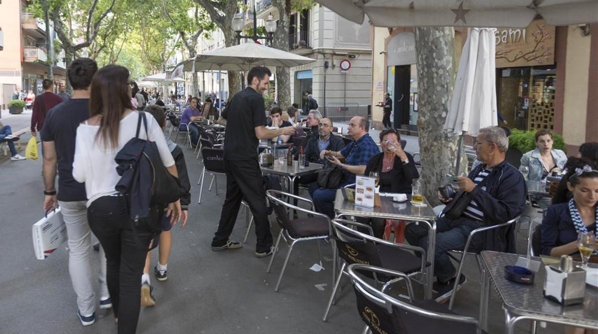 Terrazas en la Rambla del Poblenou, de Barcelona.