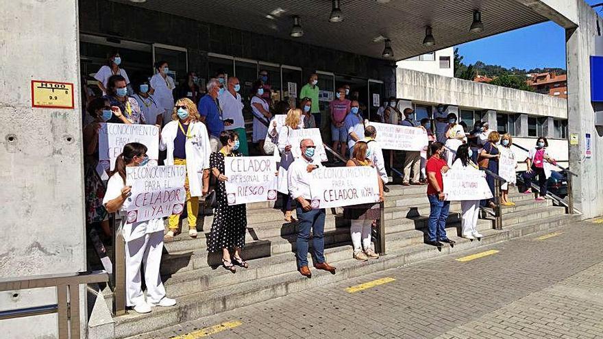 La protesta de los celadores, ayer, en Riaño.
