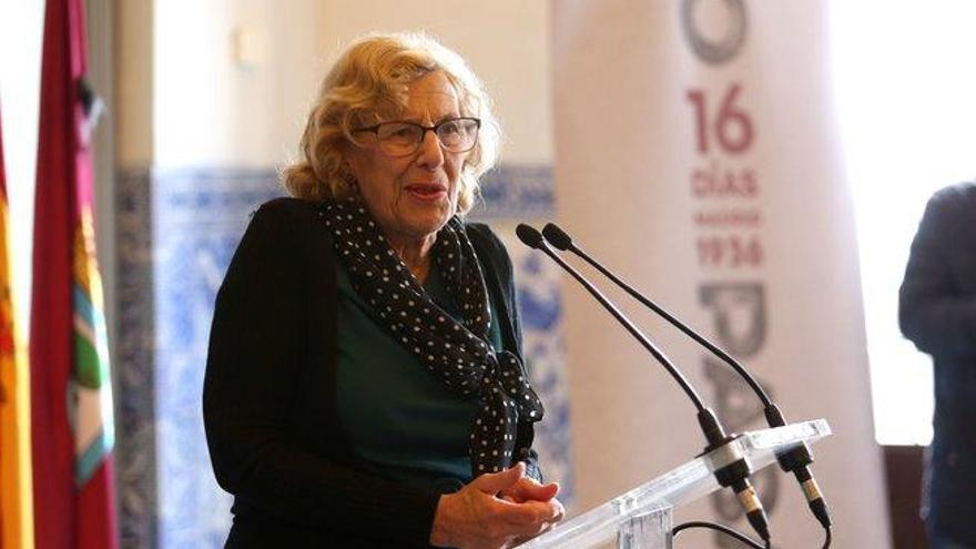 Carmena acaricia la idea de montar una &quot;asociación de abuelos postizos&quot;