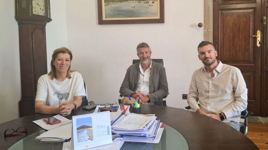 La edil Luz Abalo, Alberto Varela y Manuel Souto. | FdV