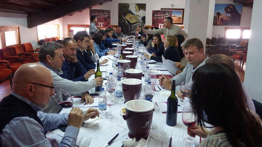 Utiel-Requena selecciona cinco de los vinos que representarán al colectivo este año