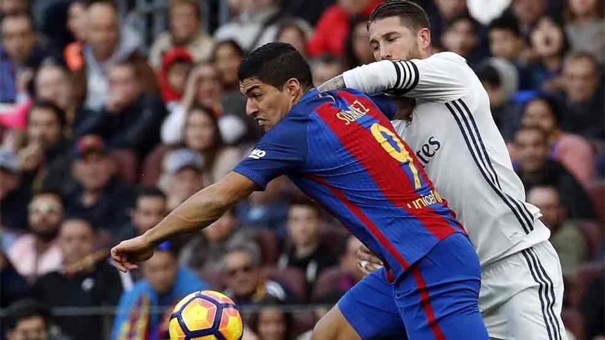 Luis Suárez y sergio Ramos, en un clásico