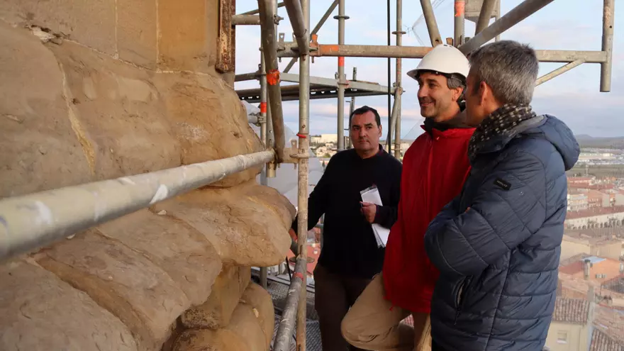 Recta final de les obres de rehabilitació del campanar de Calaf