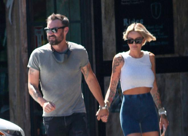 Brian Austin Green, de la mano de Tina Louise