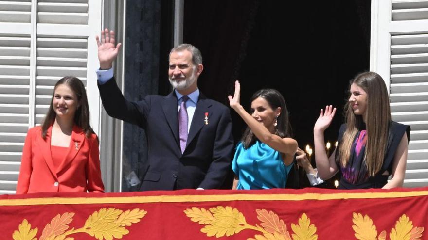 La Familia Real, en el  aniversario de la proclamación de Felipe VI.  | // J. O.