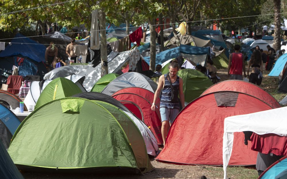 Segundo día de acampada en el festival Festardor del Port de Sagunt.