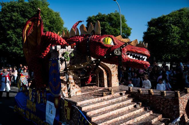 Fotogalería | Las imágenes del gran desfile de San Jorge en Cáceres