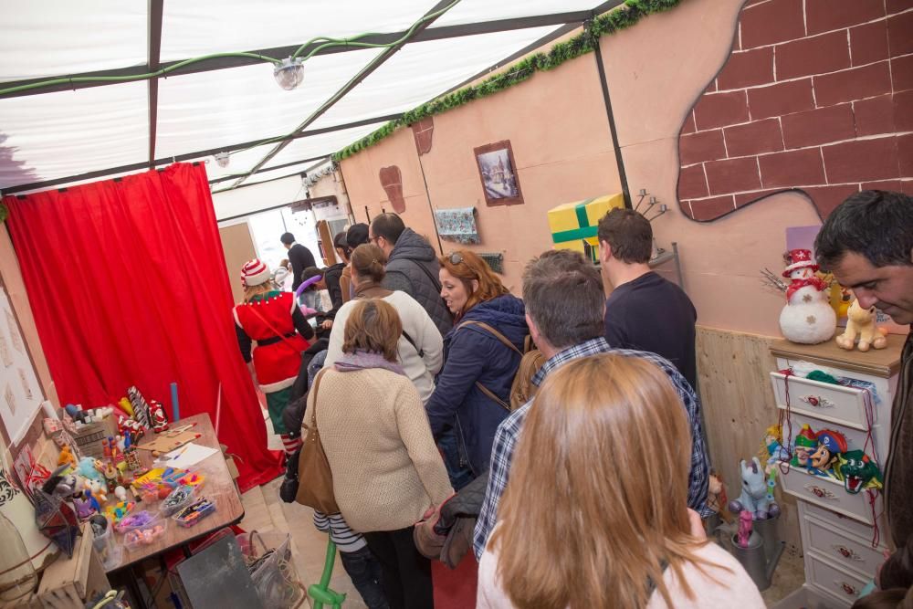 Gran afluencia de público en la inauguración de la casa de Santa Claus