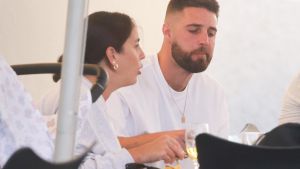 Anabel Pantoja y David Rodríguez en la terraza de un restaurante junto a su hija, Alma a 07 de Febrero de 2025 en Gran Canaria (España).