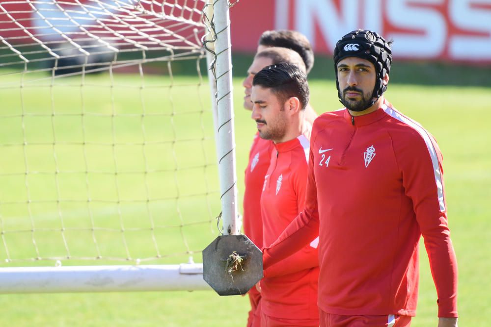 Entrenamiento del Sporting a puerta cerrada