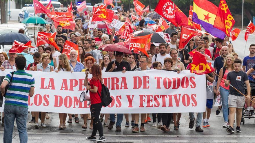 Los sindicatos creen que el acuerdo de horarios comerciales es un cierre en falso y empeorará las condiciones