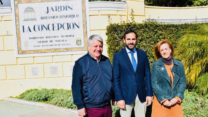 Los ediles socialista, ayer en La Concepción.