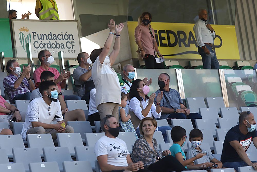 Aficionados asistentes al encuentro Córdoba CF-Don Benito