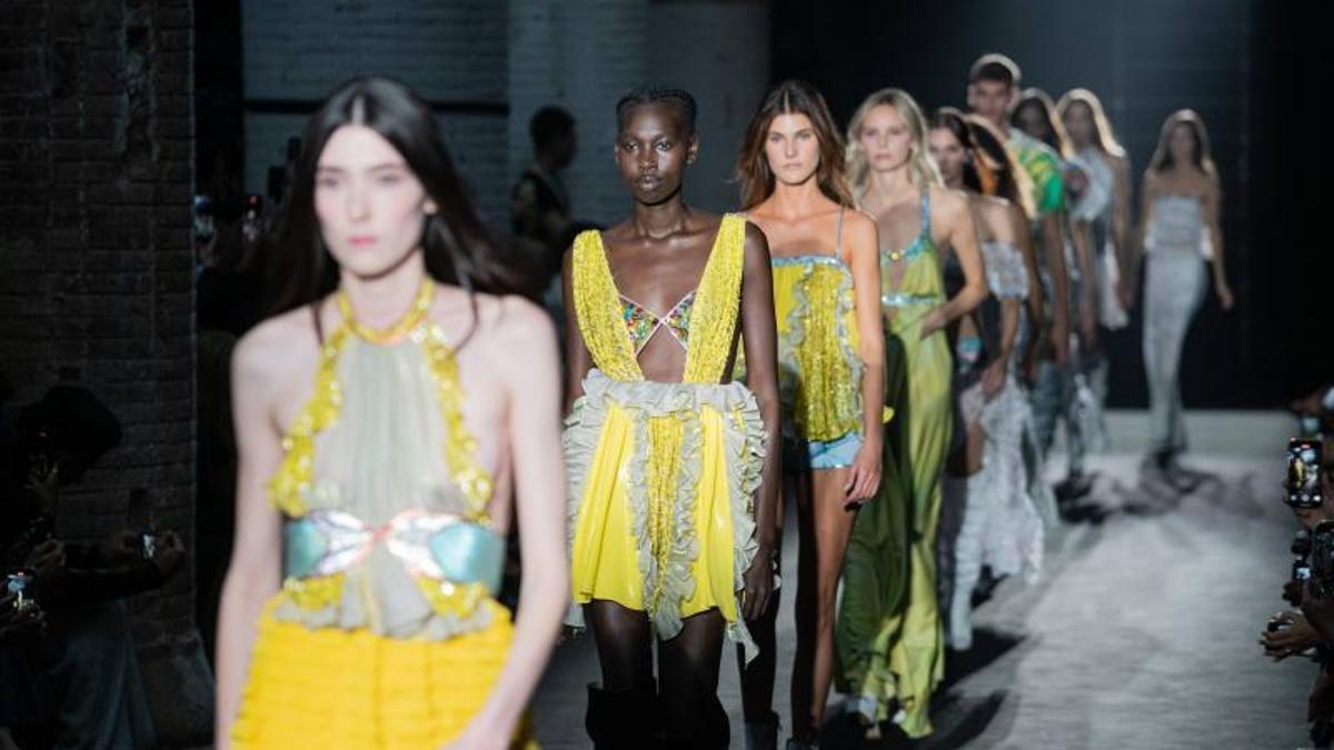 Desfile de Custo Barcelona durante la 080 Barcelona Fashion en el recinto modernista Sant Pau.