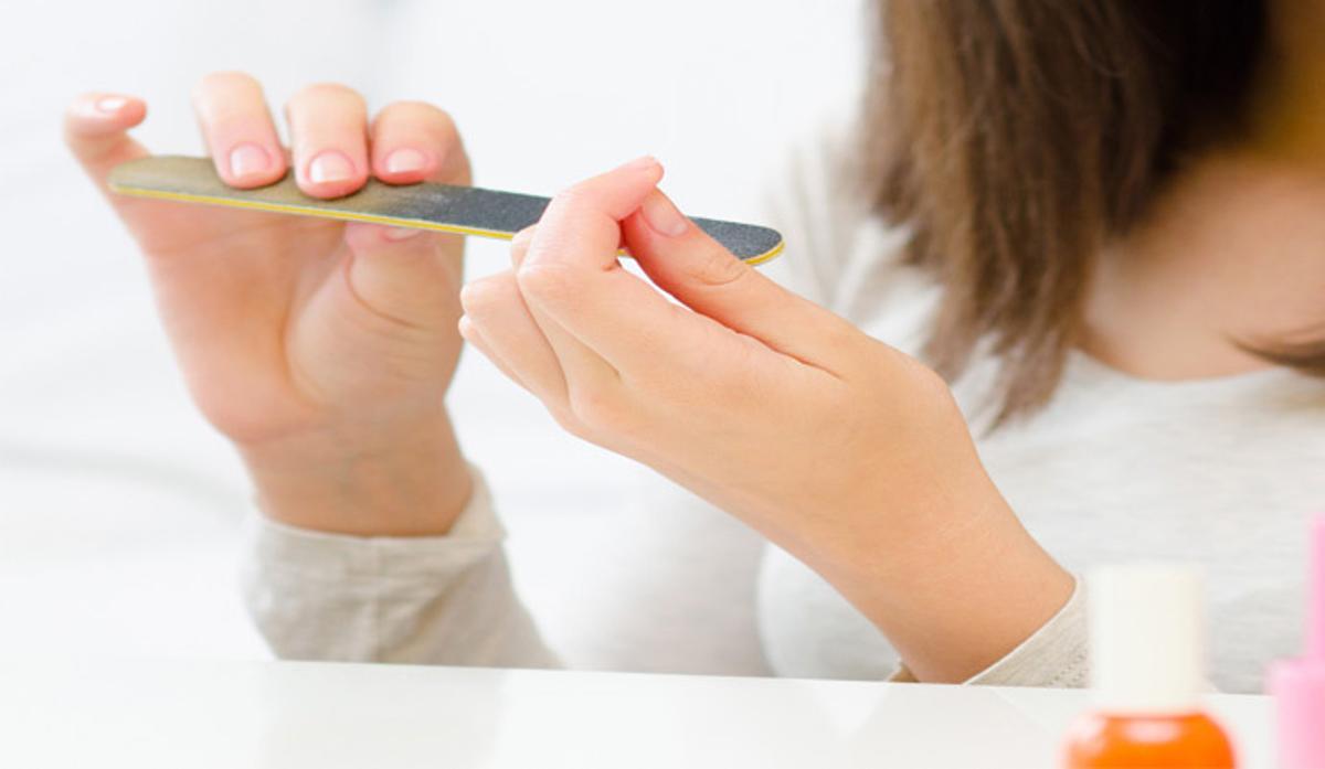 Cómo retirar el esmalte semipermanente en casa