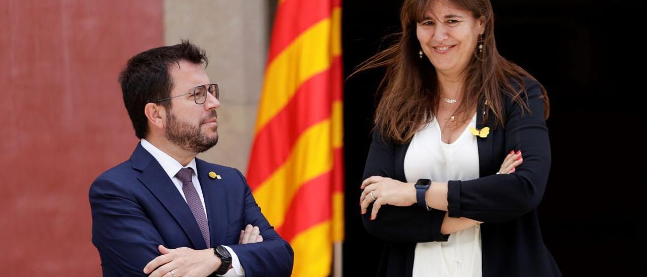 Pere Aragonès y Laura Borràs participan en la tradicional entrega de la Llama del Canigó.