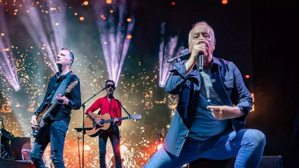 El fotógrafo británico que plasma la esencia del rock expone en Carcaixent