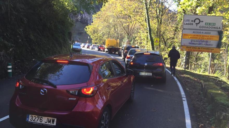 Atasco en la carretera a Covadonga