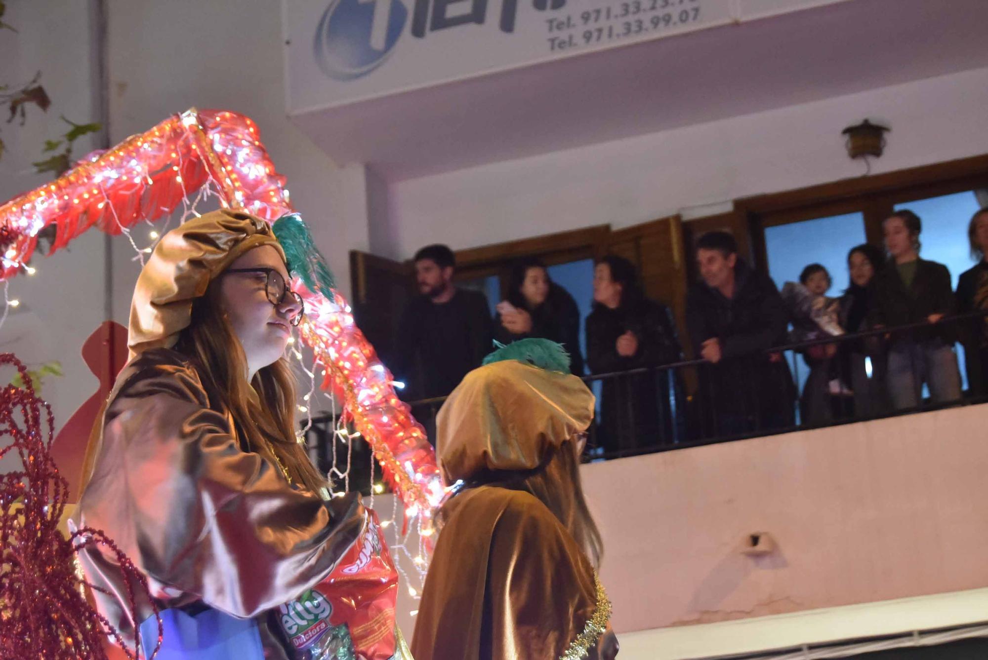 Mira aquí la galería de fotos completa de los Reyes Magos en Santa Eulària