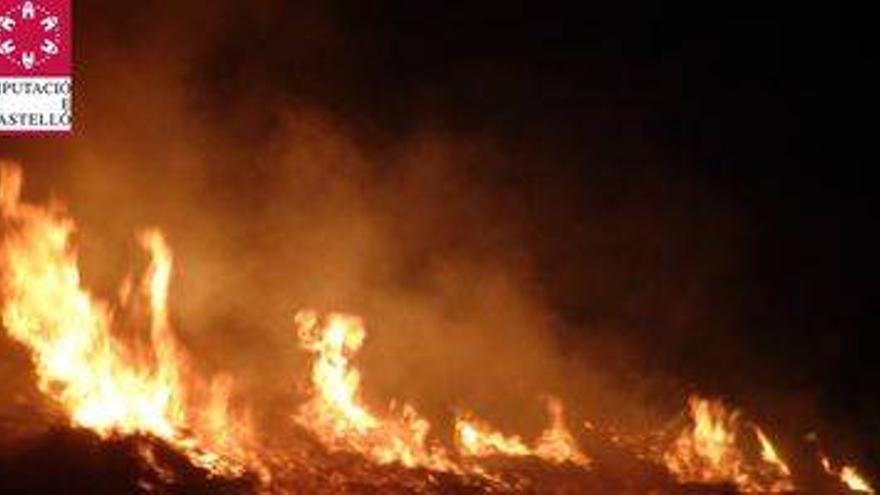 El paraje del Puig de la Nao en Benicarló es arrasado por el fuego